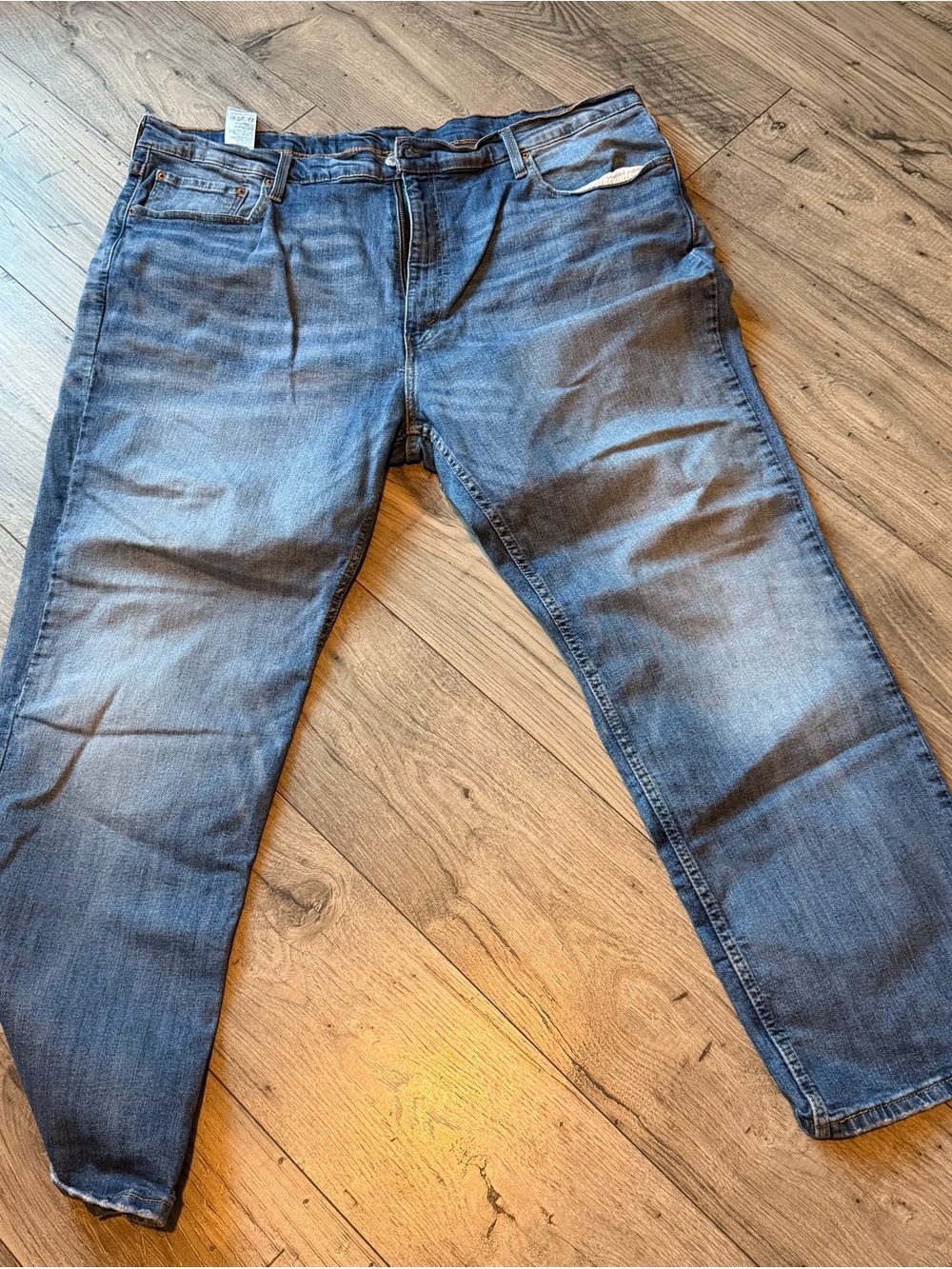 Levi's Men's Medium Blue Relaxed Straight Jeans